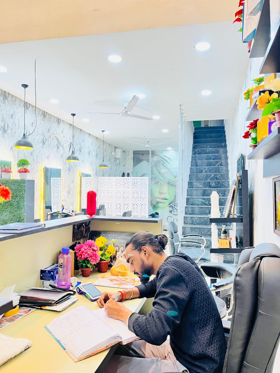 Best Hair Salon in Moti nagar raipur